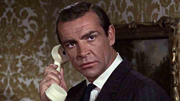 Sean Connery var den første James Bond, og han kan ses flere gange i januar under Bond-kavalkaden på TV 2. (Fotos: TV 2)