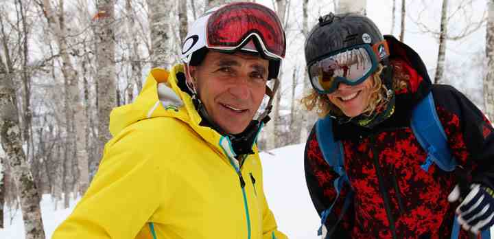 Tag med Thomas Uhrskov og Rasmus Dalberg Jørgensen rundt i verden til forskellige skidestinationer - rejsen begynder i Japan. (Foto: SixpenceProduction / UhrskovFilm / TV 2)