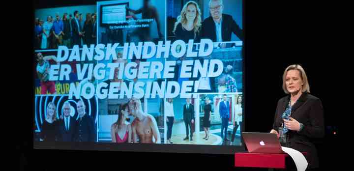 TV 2s indholdsdirektør, Anne Engdal Stig Christensen, på scenen under Producenternes Dag på Kvægtorvet. (Fotos: Ebbe Rosendahl / TV 2)