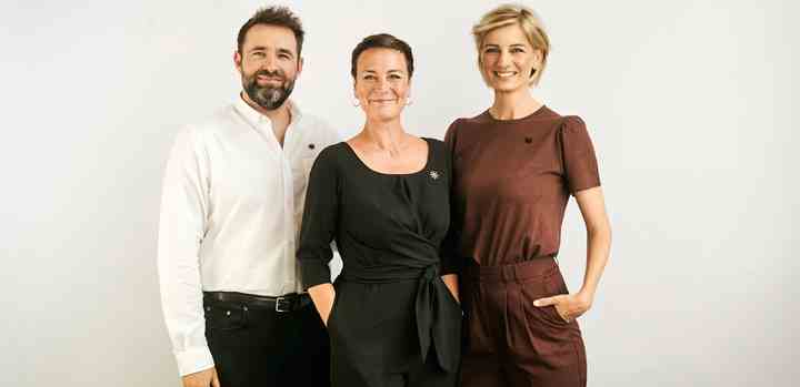 Værterne til Knæk Cancer 2020 er Mikkel Kryger, Janni Pedersen, Louise Wolff (Foto: Paw Friis / TV 2)