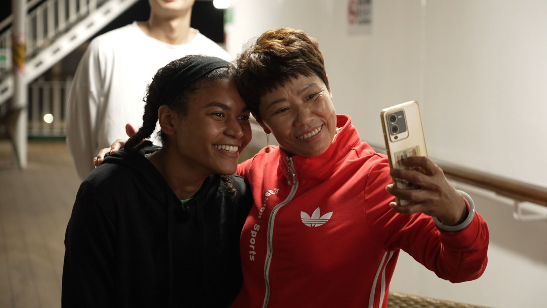 Tea og Tilde fra Lilla hold på færgen Kina. 