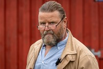 Peter Gantzler som Svend Johansen i den danske krimiserie 'Sommerdahl III' fra 2021.