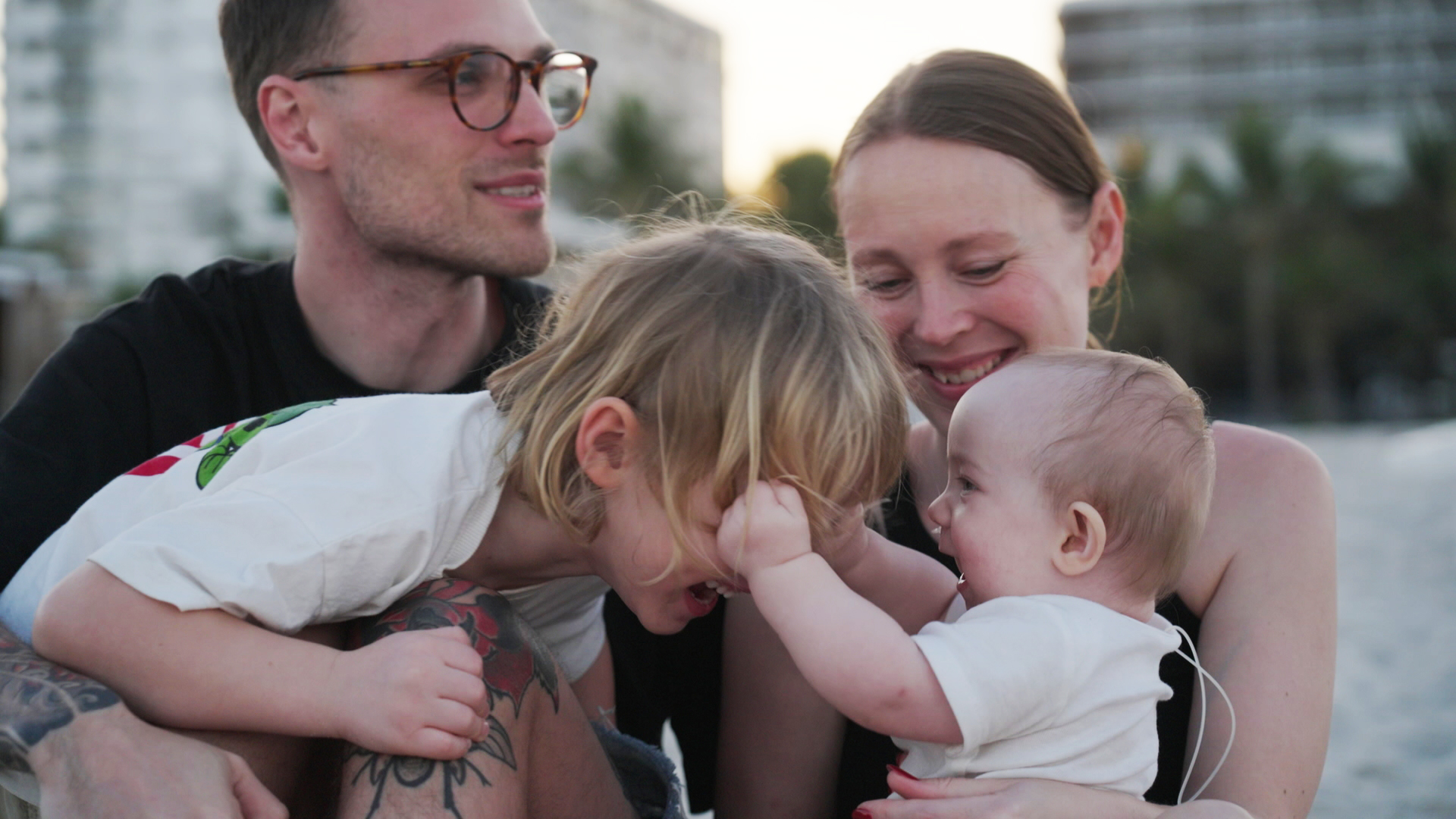 Uma med familien i 'De sjældne danskere' sæson seks episode fem. 