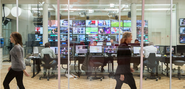 Skaerme Nyhedsstudiet 700 X 339