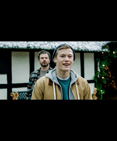 Lasse (Albert Harson) og Mikkel (Martin Lindsten)