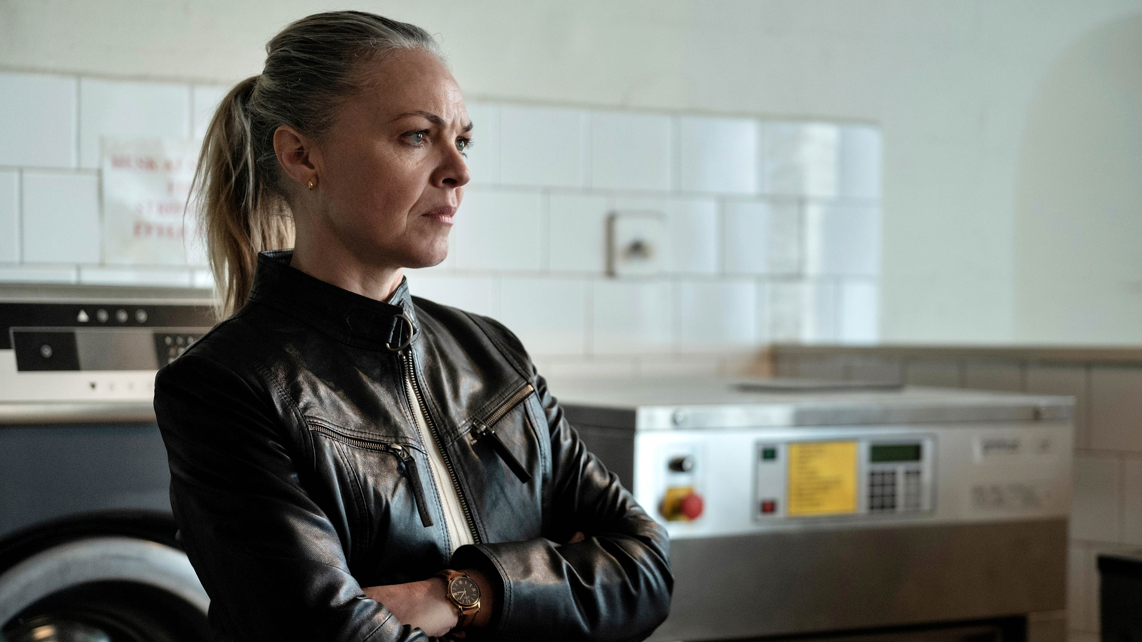 Trine Pallesen som Astrid Oxlev i TV 2s krimiserie 'DNA'. 