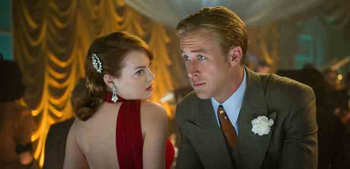 Emma Stone som Grace Faraday og Ryan Gosling som Jerry Wooters i den amerikanske gangsterfilm 'Gangster Squad' fra 2012. (Fotos: Warner / TV 2)