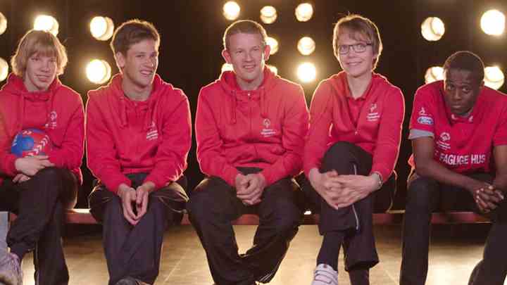 De fem atleter Heidi, Kristian, Martin, Susan og Mohamed i 'Til den store guldmedalje'. (Foto: Frej Schmedes / TV 2)
