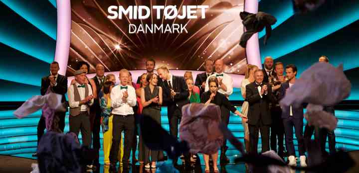 'Smid tøjet Danmark' blev Danmarks hidtil største tøjindsamling og er nu nomineret til to priser. (Foto: Lotta Lemche / TV 2)