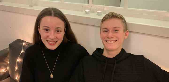 Josephine Højbjerg og Albert Rosin Harson vender tilbage som Tinka og Lasse i næste års TV 2-familiejulekalender 'Tinka og Kongespillet'. (Fotos: Cosmo Film / TV 2)