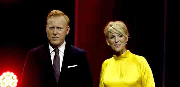 Anders Breinholt og Cecilie Frøkjær er værter, når 'TV 2 30 år: Det store fødselsdagsshow' sendes lørdag 6. oktober klokken 21.20. (Fotos: Anders Brohus)