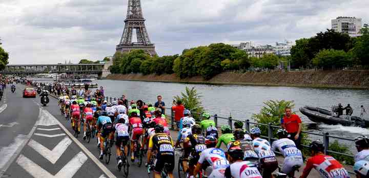 Søndag 29. juli kom Tour de France til Paris, og rytterne blev hyldet. I Danmark har seningen af Tour de France-etaperne på TV 2 i 2018 været den højeste i flere år. (Arkivfoto: Philippe Lopez / Ritzau Scanpix / TV 2)