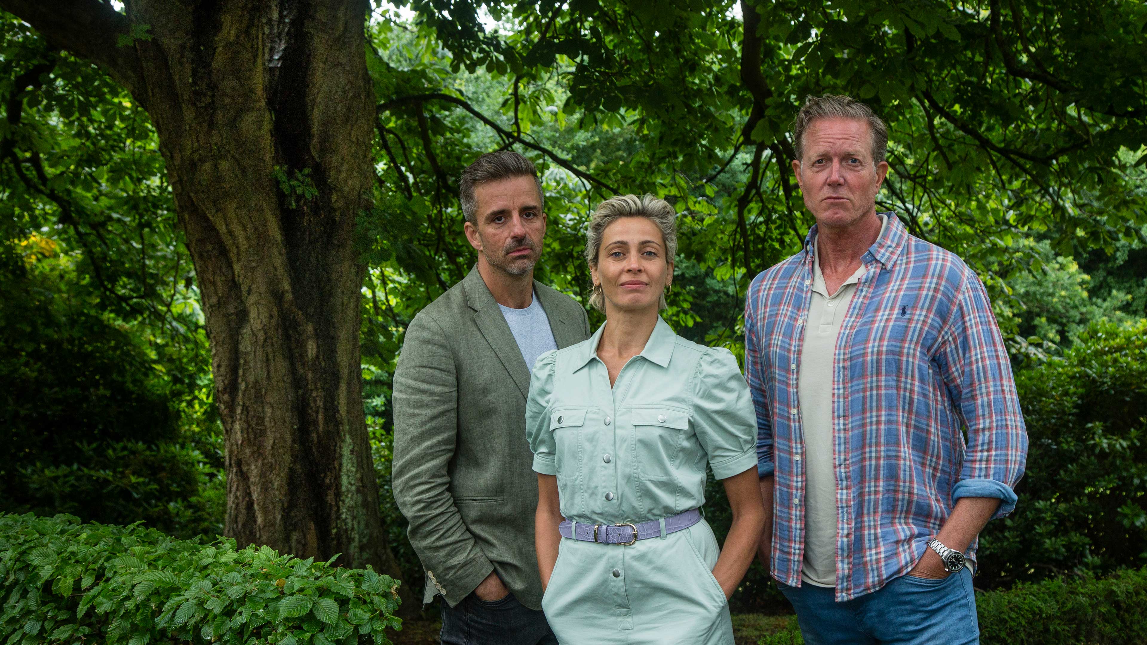 André Babikian i rollen som Flemming Torp, Laura Drasbæk som Marianne Sommerdahl og Peter Mygind spiller Dan Sommerdahl i CHARLIE-krimien 'Sommerdahl'. (Foto: Mike Kollöffel/TV 2)