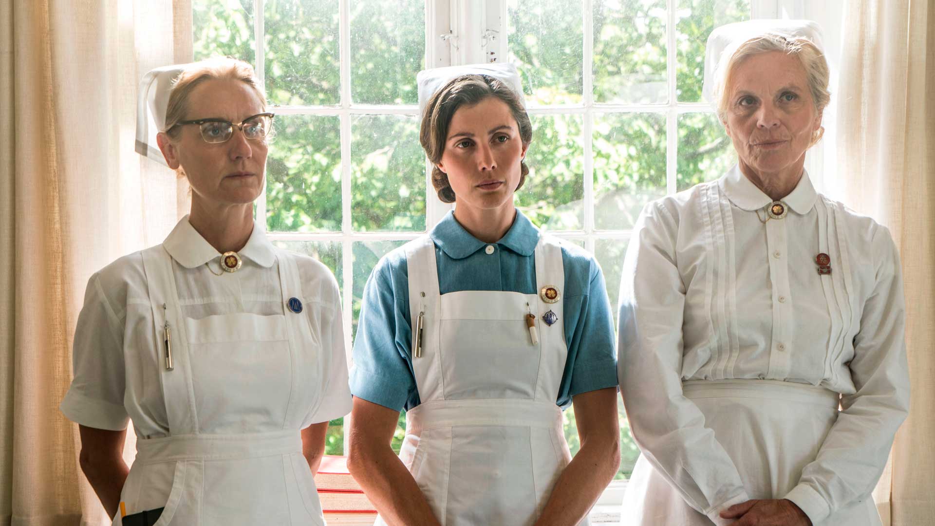 Frøken Madsen (Anette Støvelbæk), Nina Neergaard (Katrine Greis-Rosenthal) og Margrethe Lund (Benedikte Hansen).