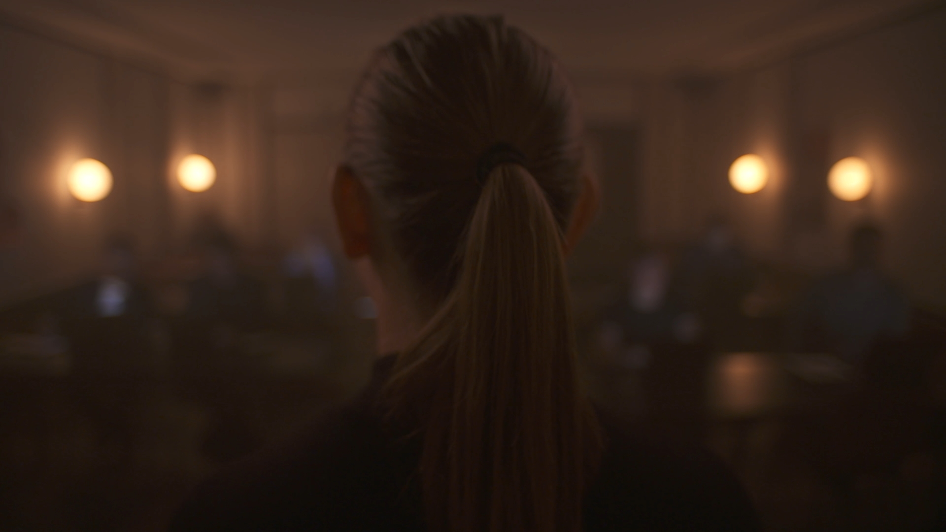 Flere fortæller i ’Partiernes skjulte overgreb’, hvordan der blev skrevet grove, sexistiske kommentarer i en facebooktråd om unge kvinder, mens de var på talerstolen.