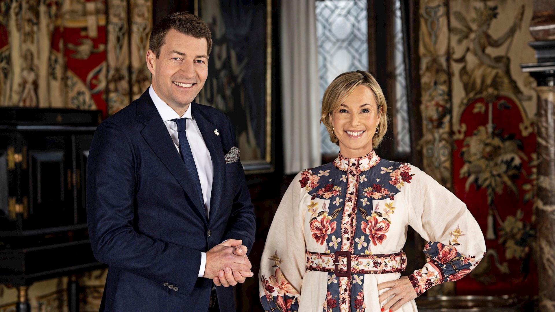 Morten Ankerdal og Natasja Crone ser tilbage på året i kongehuset i 'De kongelige øjeblikke' 2020. (Foto: Per Arnesen / TV 2)