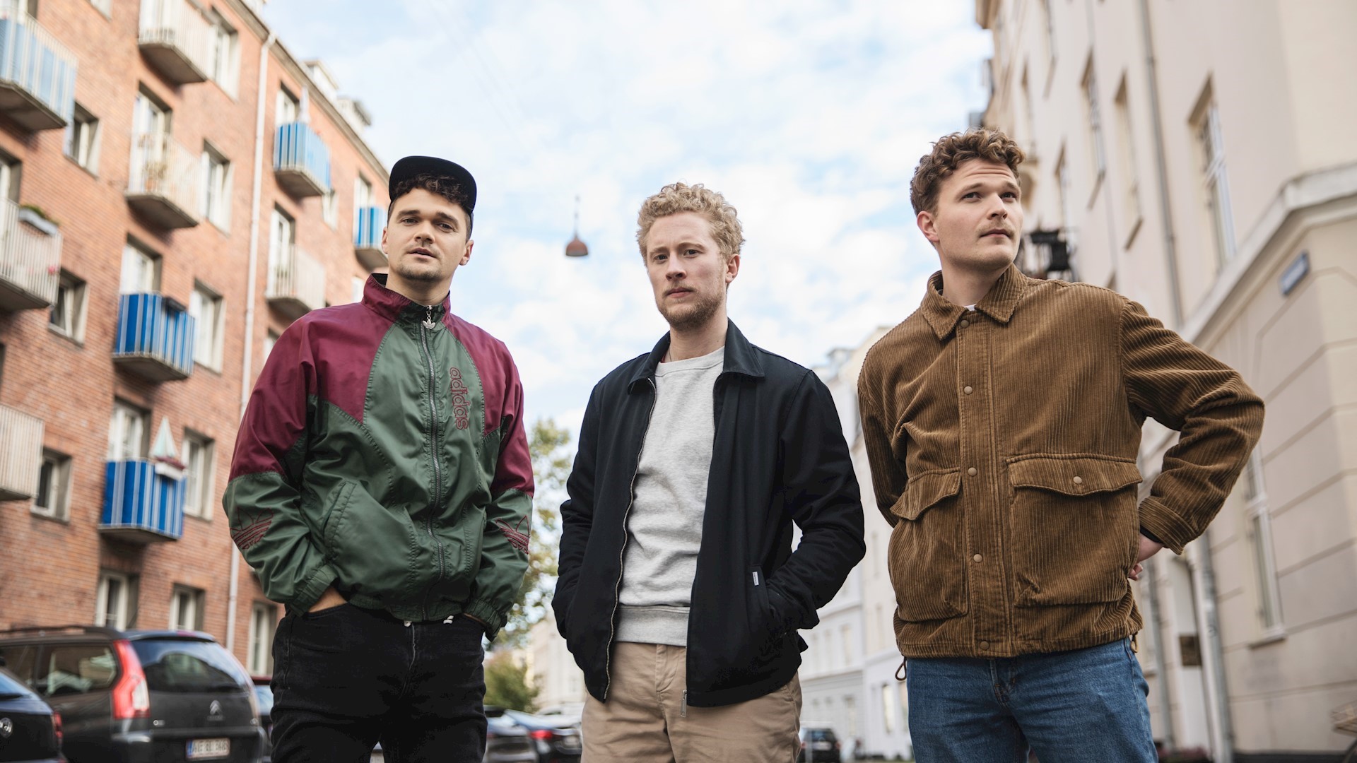 Ruben Søltoft, Jakob Thrane og Theis Kildetoft står bag serien 'Umage', der får premiere på TV 2 PLAY 28. december, hvor de selv spiller de tre hovedroller. (Foto: Kenneth Nguyen / TV 2)