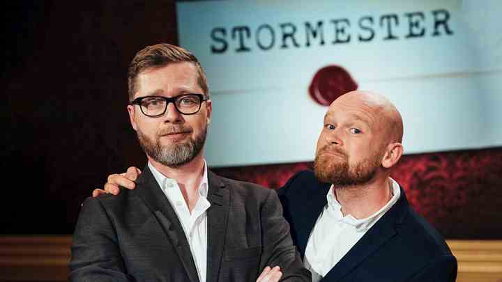 Lasse Rimmer (tv.) og Mark Le Fêvre er værter for underholdningsprogrammet 'Stormester'. (Foto: TV 2)