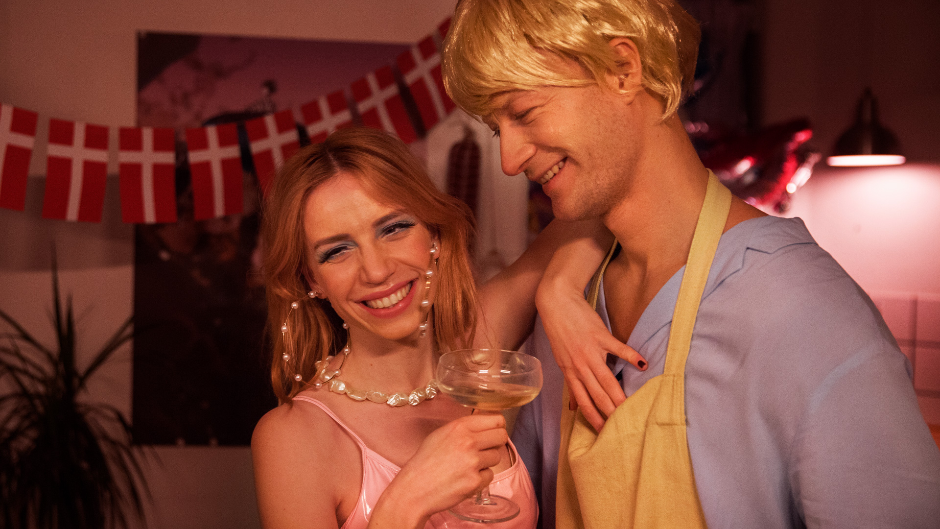 Emma Sehested Høeg som Nanna og Gustav Giese som Søren i 'Killjoy'.