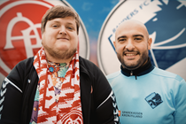 Kenny er AAB-fan og Shahab er Randers-fan. Mød dem i 'Mere end en klub'.