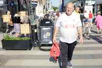 Pølsemanden Niels er AGF-fan