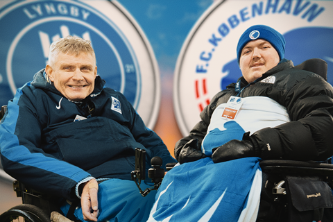 Michael, der pludseligt mistede fodboldkarrieren, finder styrke i minderne fra sin storhedstid i Lyngby mens Malthe holder med FC København. Mød dem i 'Mere end en klub'.