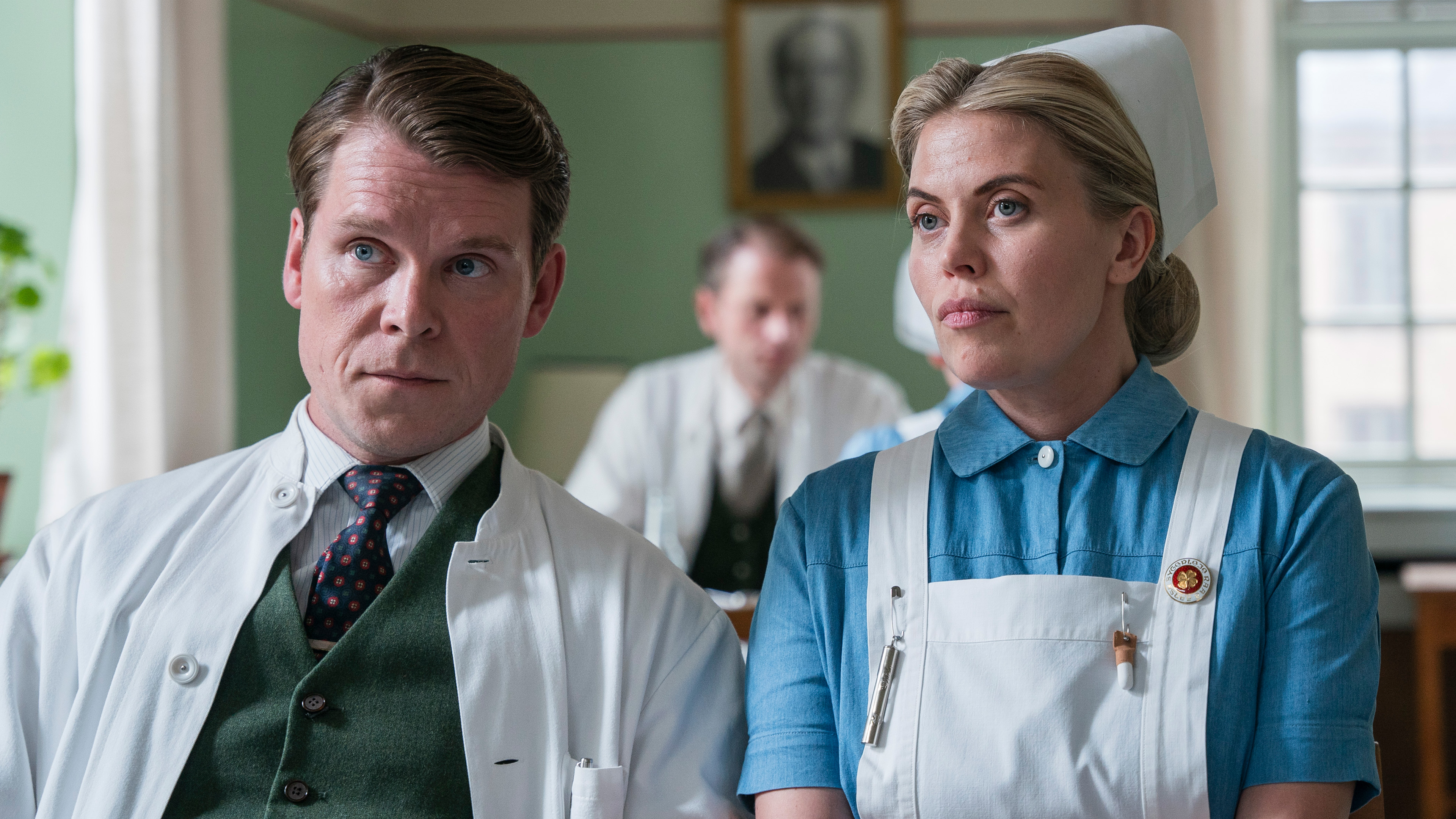 Christian Friis (Thue Ersted Rasmussen) og Lis Sommer (Anna Stokholm) i syvende sæson af 'Sygeplejeskolen'.