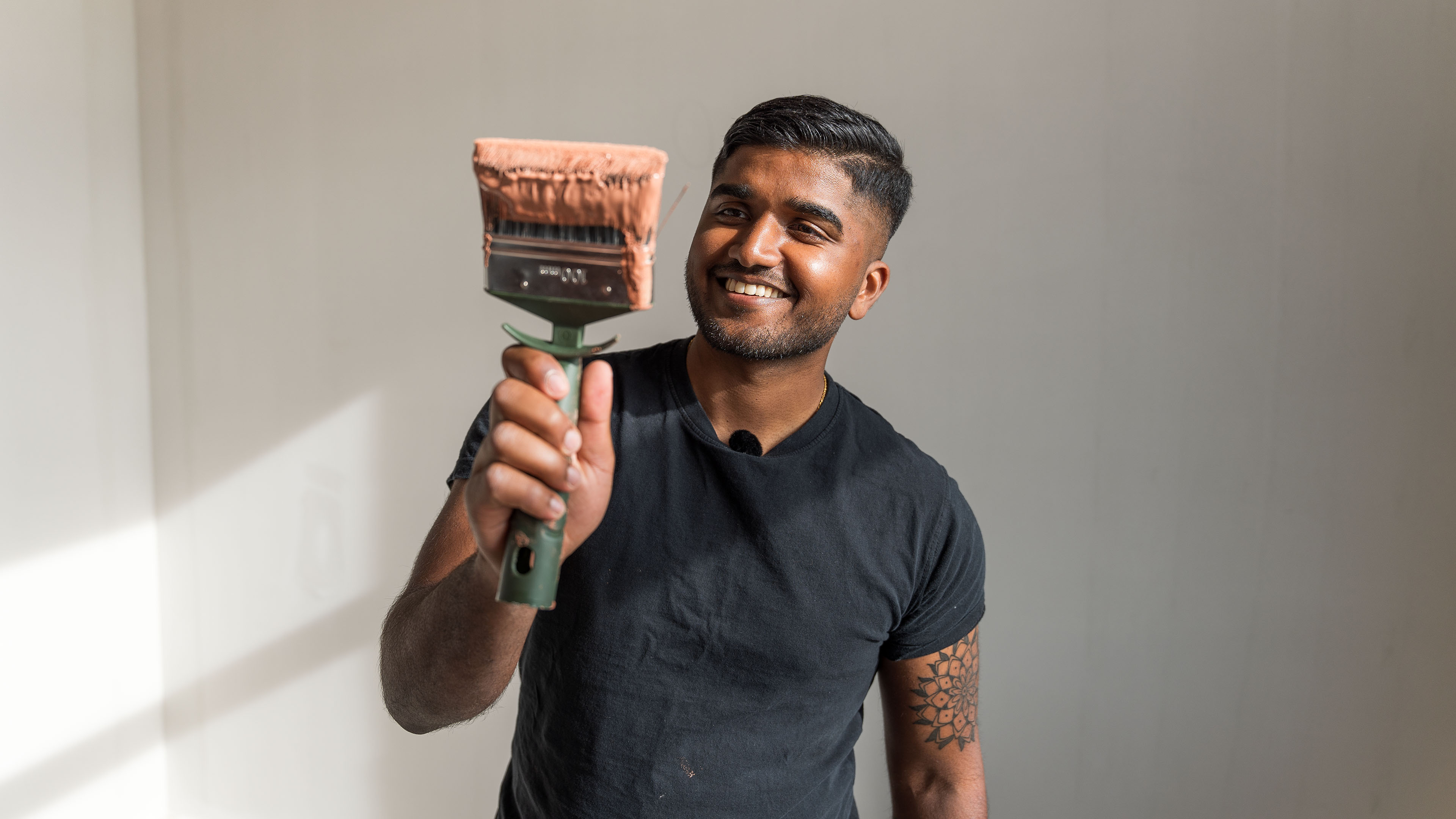 Gult hus - Freja og Vino.