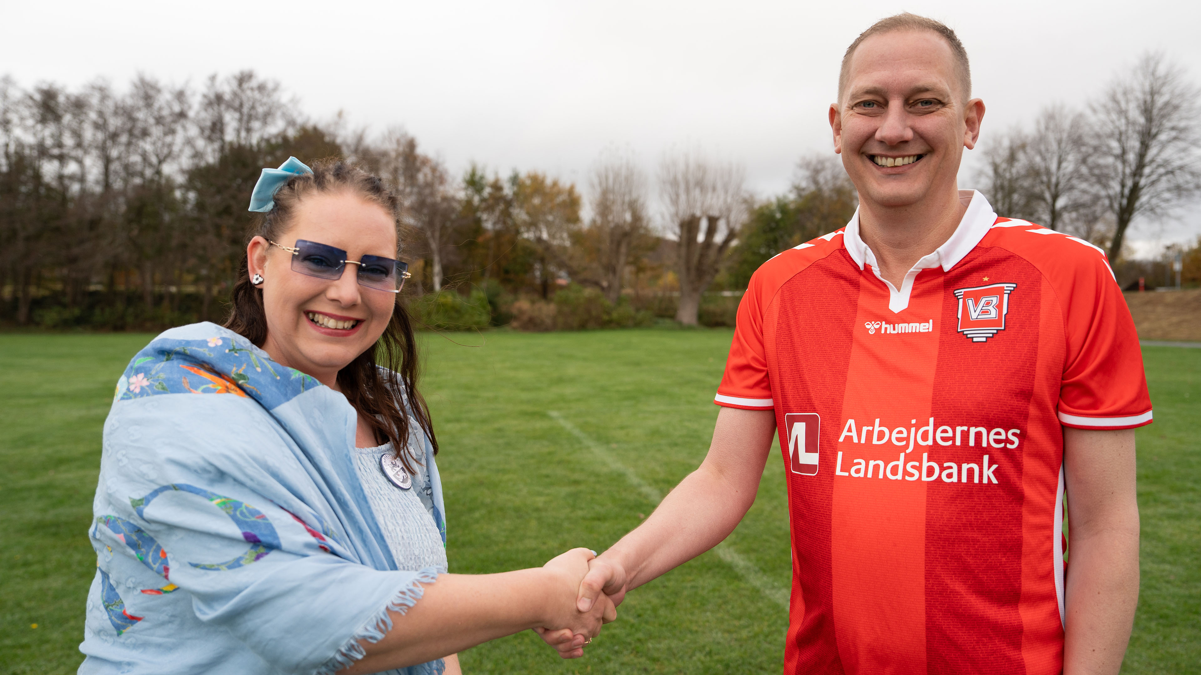 Alice er er kæmpe Sønderjyske-fan mens Lars holder med Vejle. Mød dem i 'Mere end en klub'.  