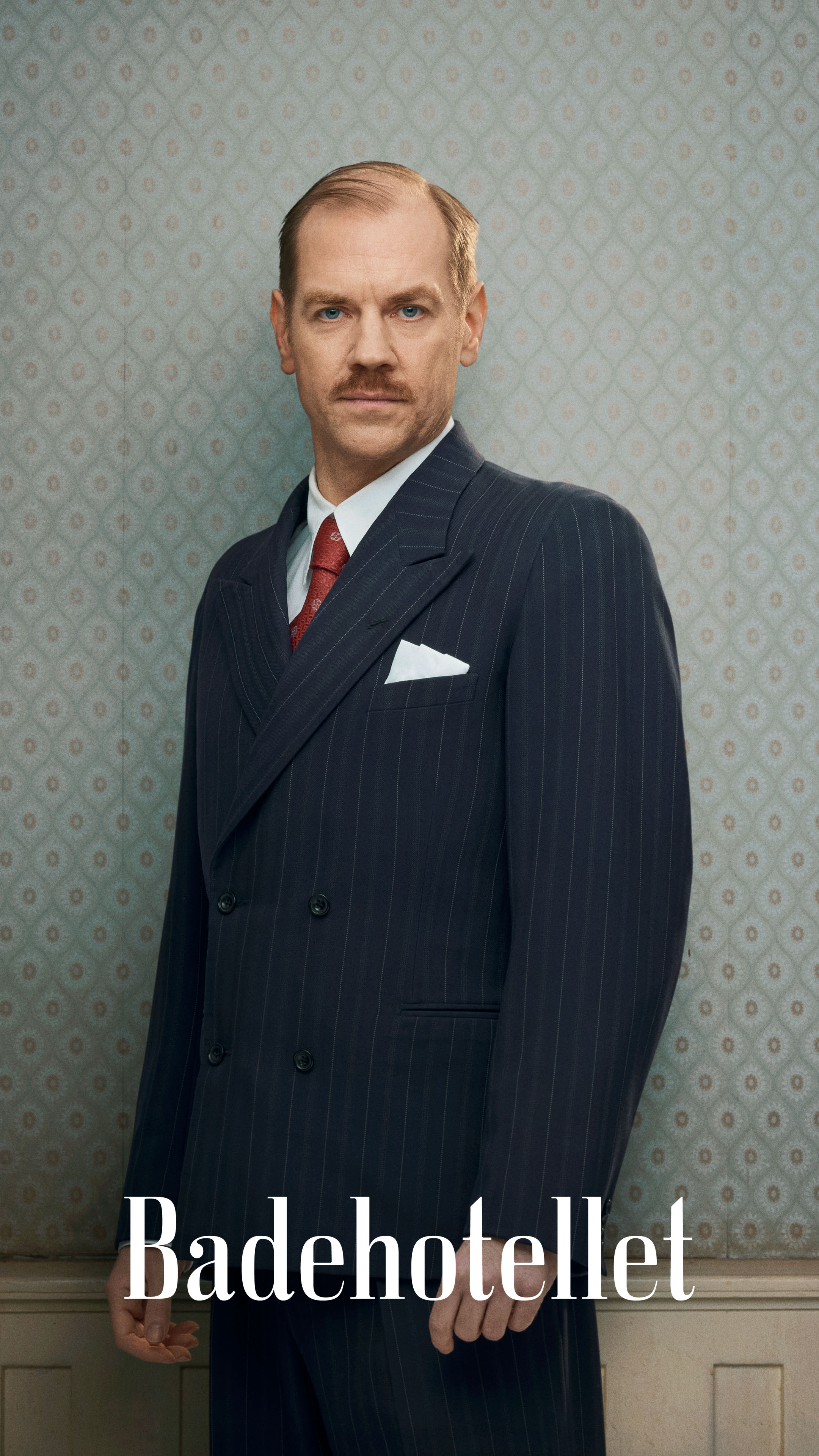 Morten (Morten Hemmingsen) - portræt højkant med logo.