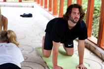 Philip inviterer på yogadate.