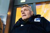 Michael, der pludseligt mistede fodboldkarrieren, finder styrke i minderne fra sin storhedstid i Lyngby. Mød ham i 'Mere end en klub'.