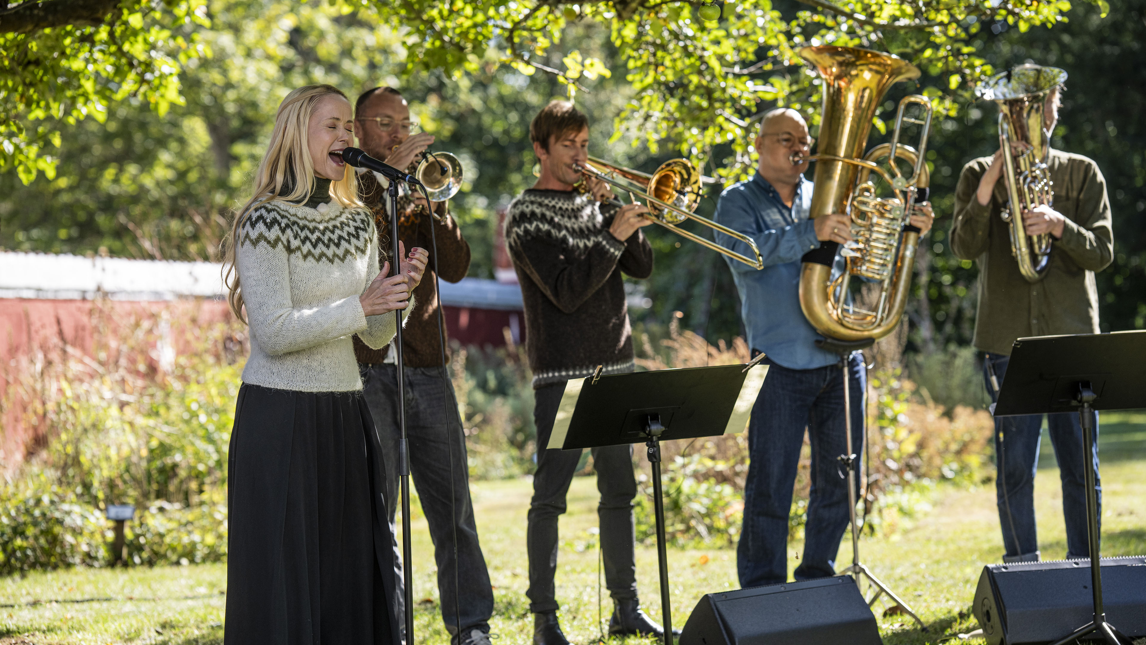 Tina Dickow synger på Pils dag i ’Toppen af poppen’ sæson 14
