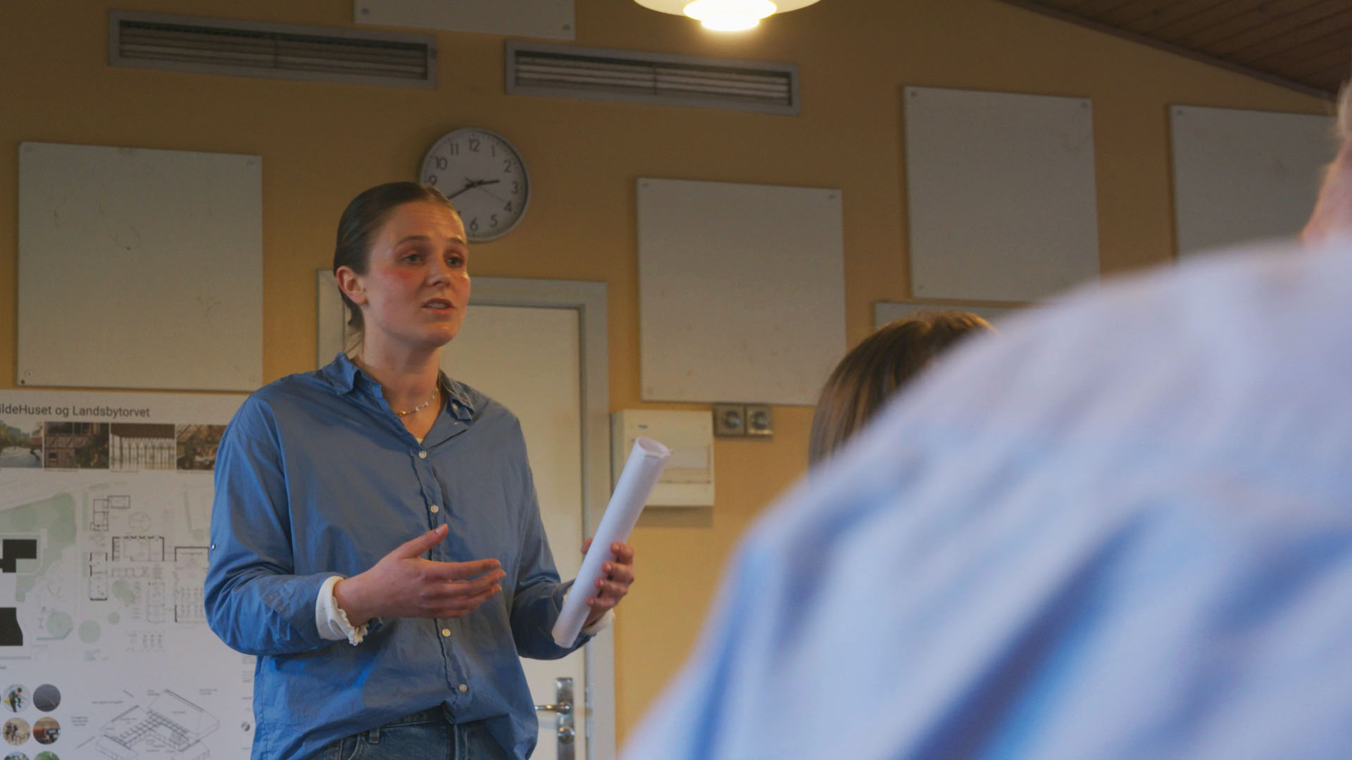 Episode 1: Astrid er til dialogmøde i 'Slaget om Tisvilde'.