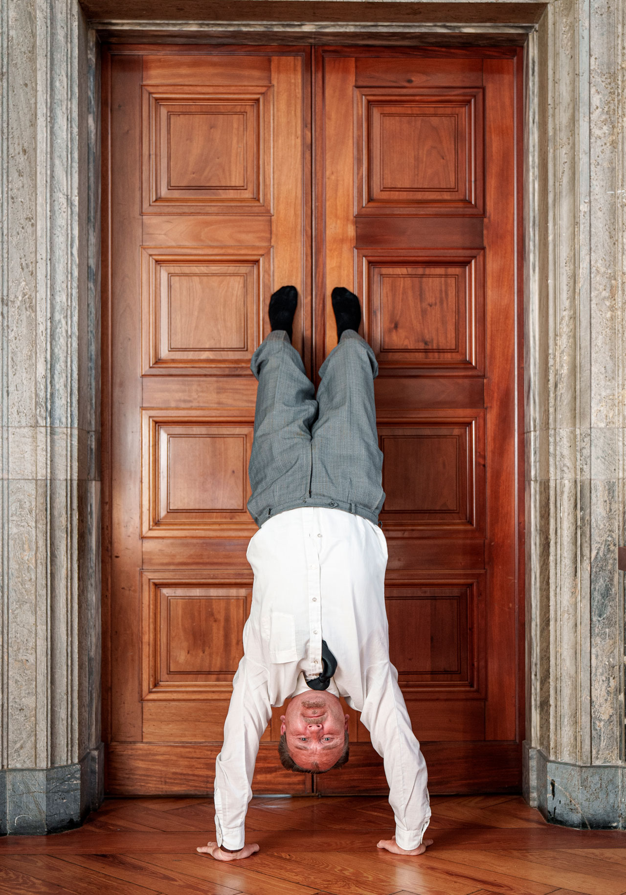 Anker Jørgensen (Lars Ranthe) i 'Anker'.