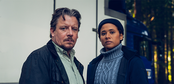 Anders W. Berthelsen og Olivia Joof Lewerissa i ’DNA’ II. (Foto: Klára Cvrčková/TV 2)