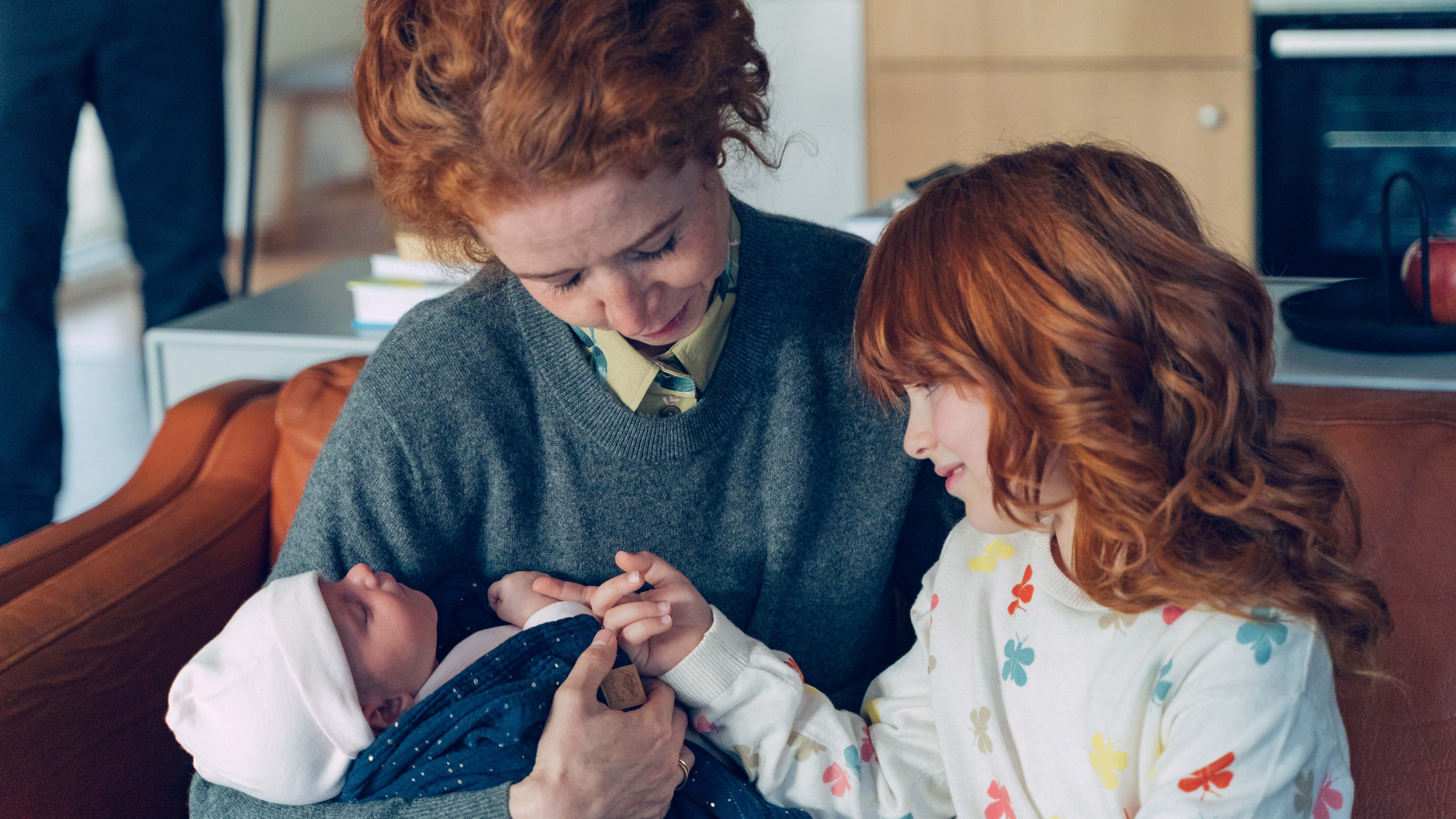 Maria (Johanne Louise Schmidt) og Hania (Kaja Gramow) i 'DNA' 2. 