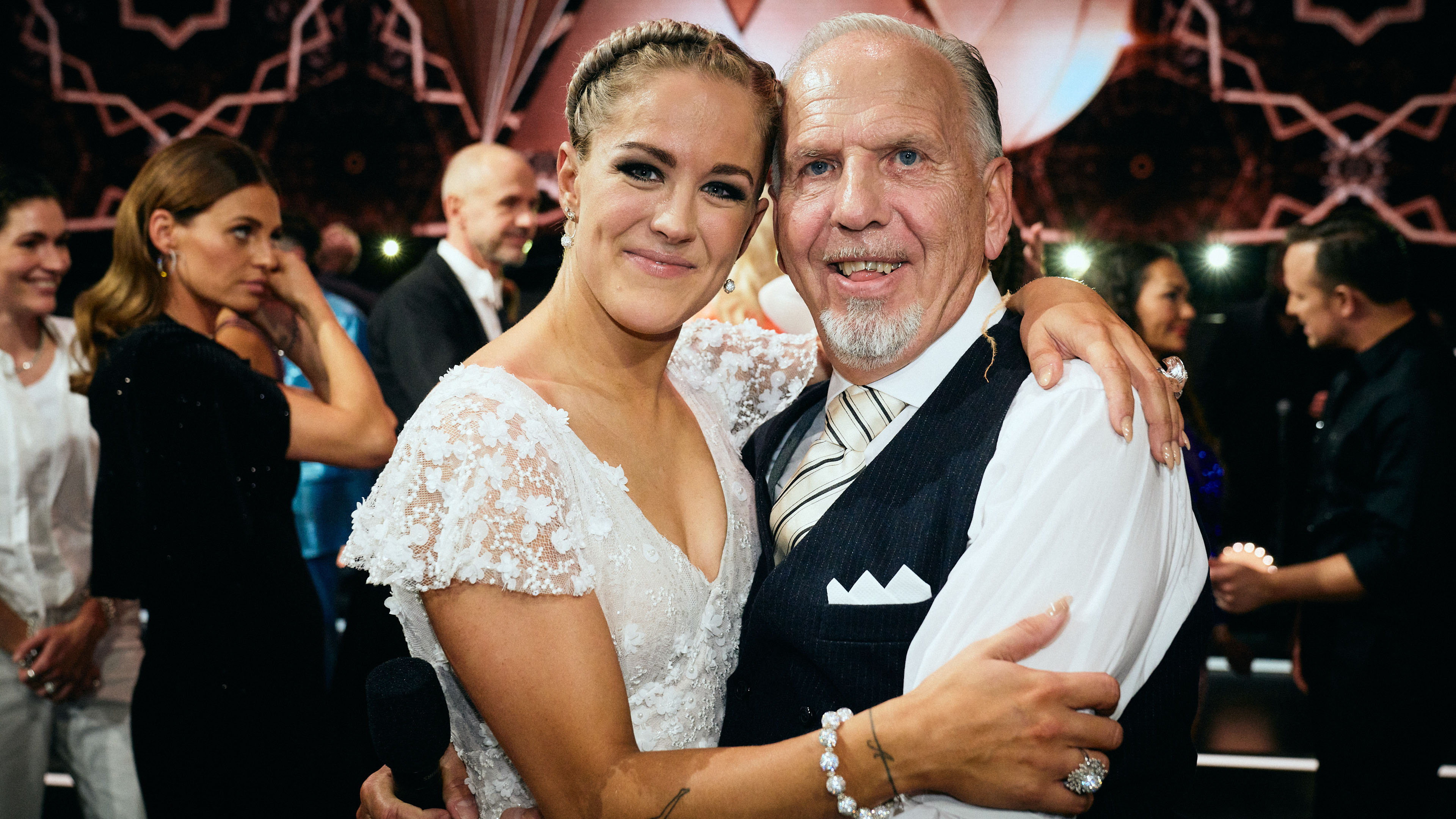 Camilla og Jacob måtte sige tak for dansen efter program 5.