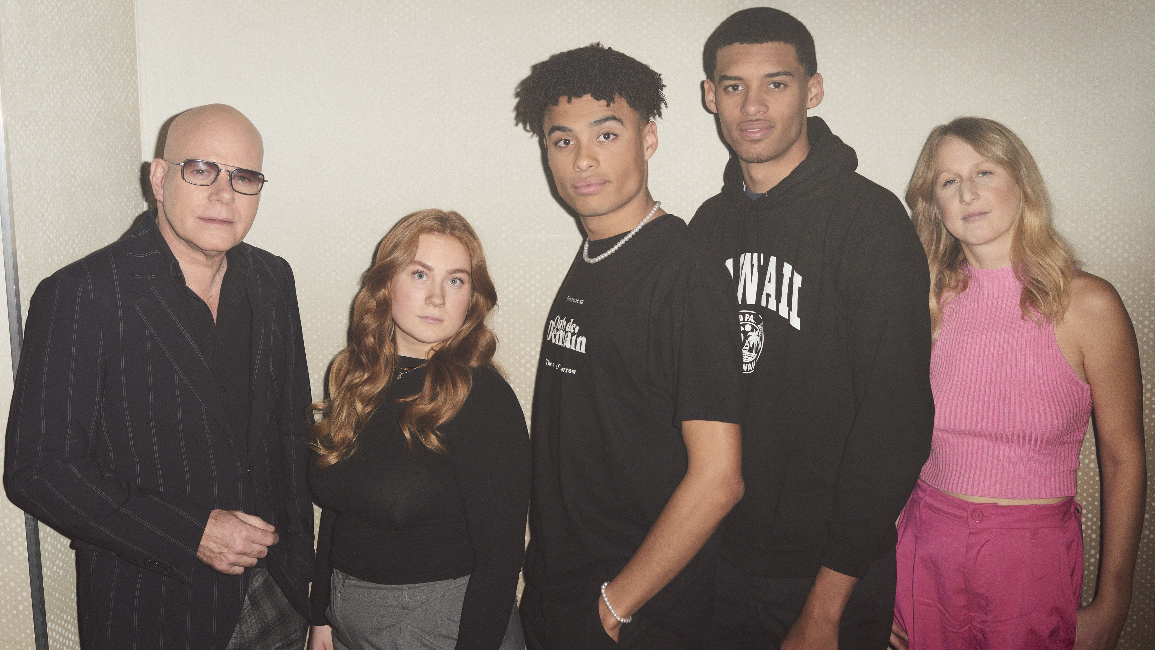 Thomas Blachman med sine livedeltagere. 