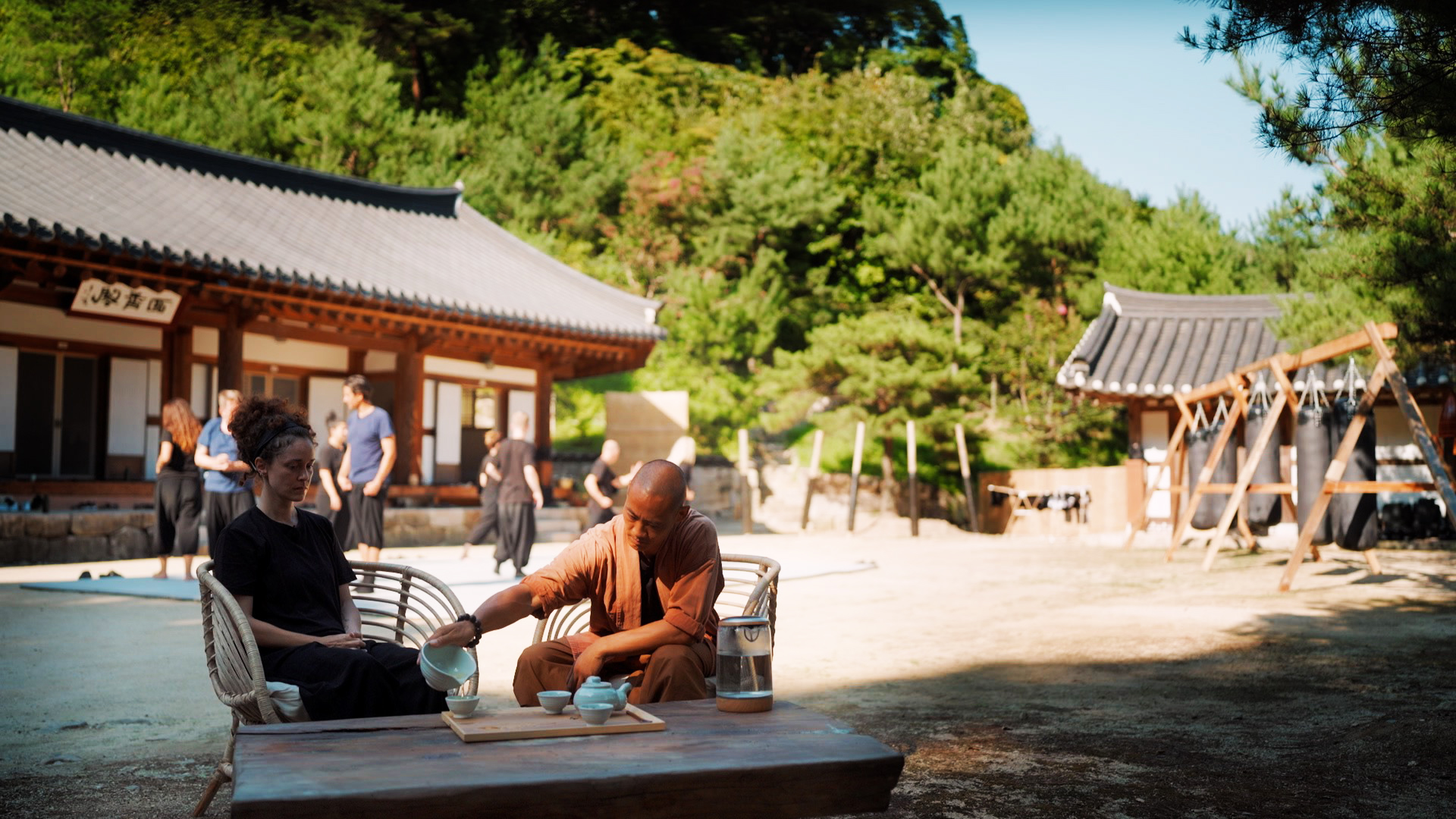 Mathilde Norholt og Master Heng Yi i 'Shaolin'.