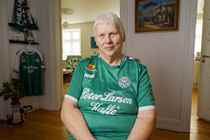 Erna er Viborg-fan og hjælper til i klubben som frivillig. Mød hende i 'Mere end en klub'.