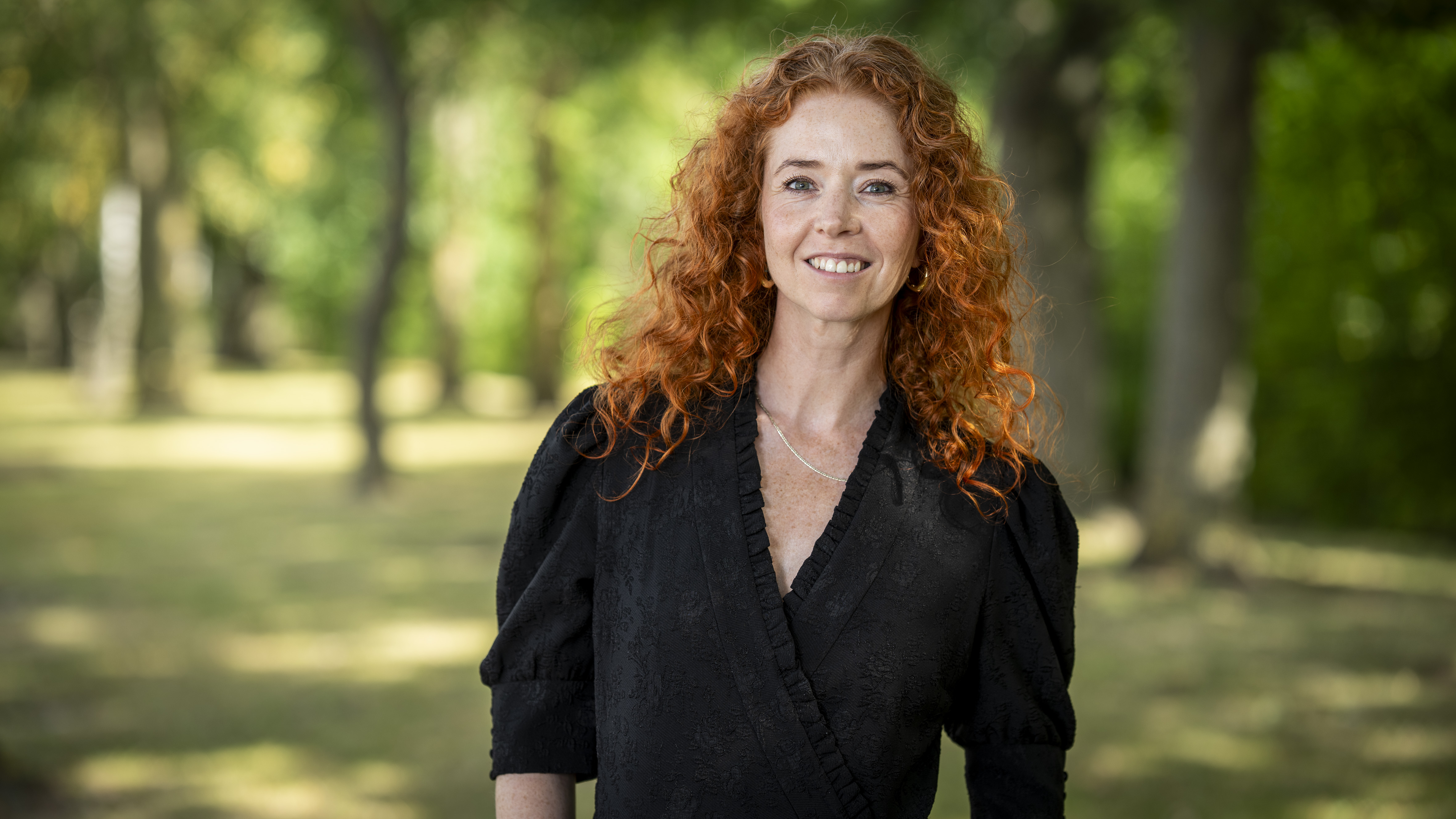 Johanne Louise Schmidt spiller rollen som Karen i dramaserien 'Rivalerne'.