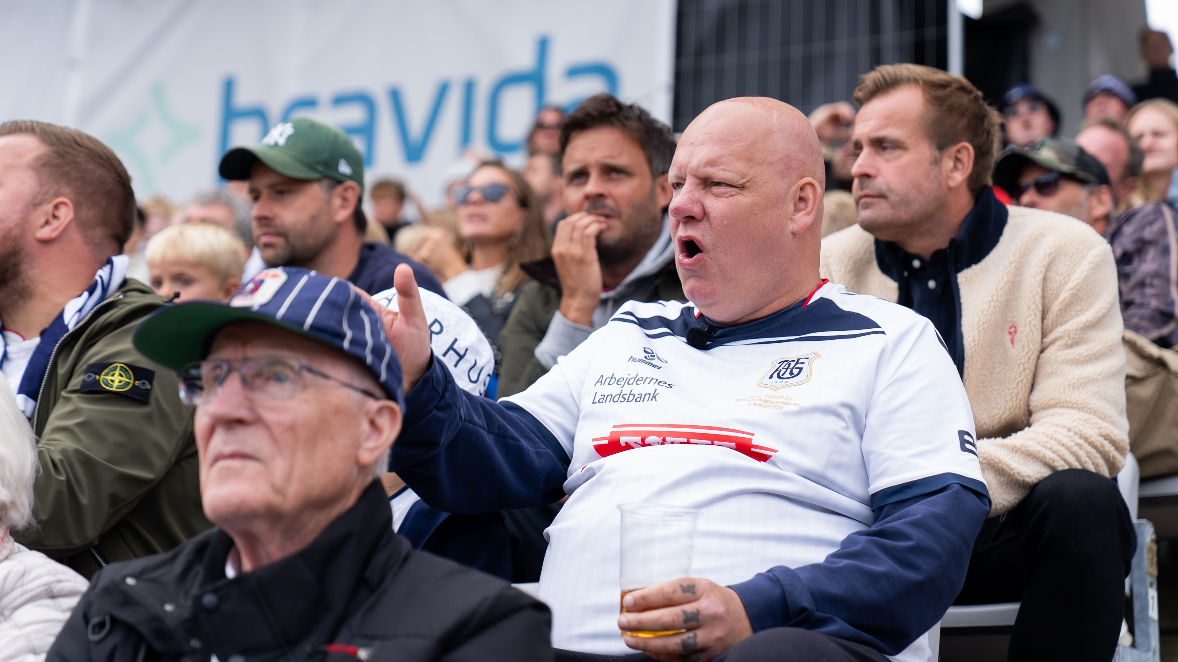Niels er kæmpe AGF-fan og kæmper for at komme ovenpå igen efter flere blodpropper. Mød ham i 'Mere end en klub'.