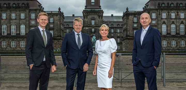 De gennemgående valgværter på TV 2s hovedkanal bliver Hans Redder, Troels Mylenberg, Cecilie Beck og Ask Rostrup, der også vil være i studiet på Christiansborg på selve valgaftenen. (Foto: TV 2)