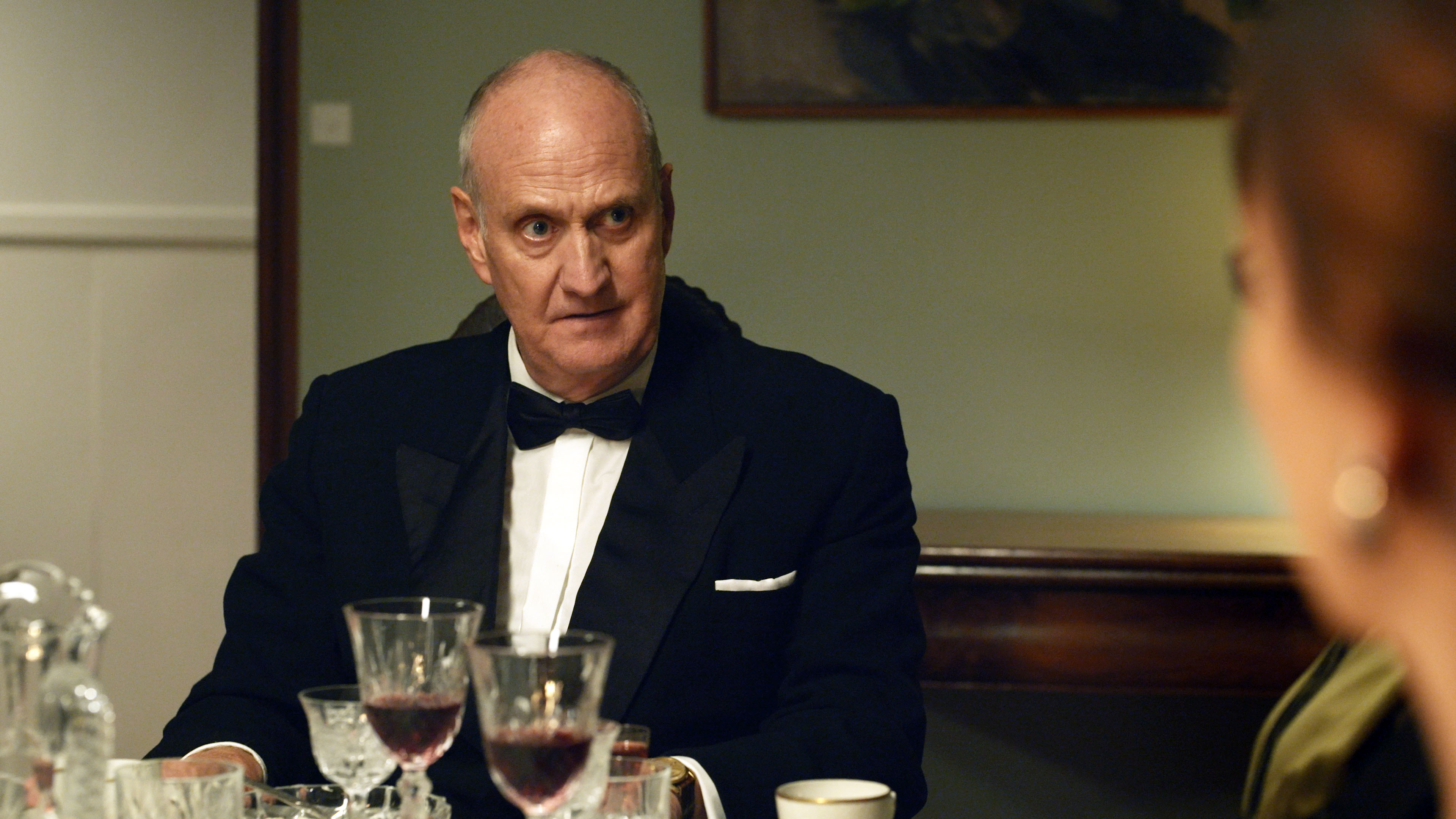 Søren Pilmark i rollen som overlæge Einar Geert-Jørgensen.