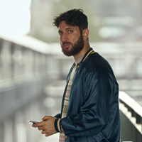 Lucas (Arian Kashef) i 'Løgnen'.