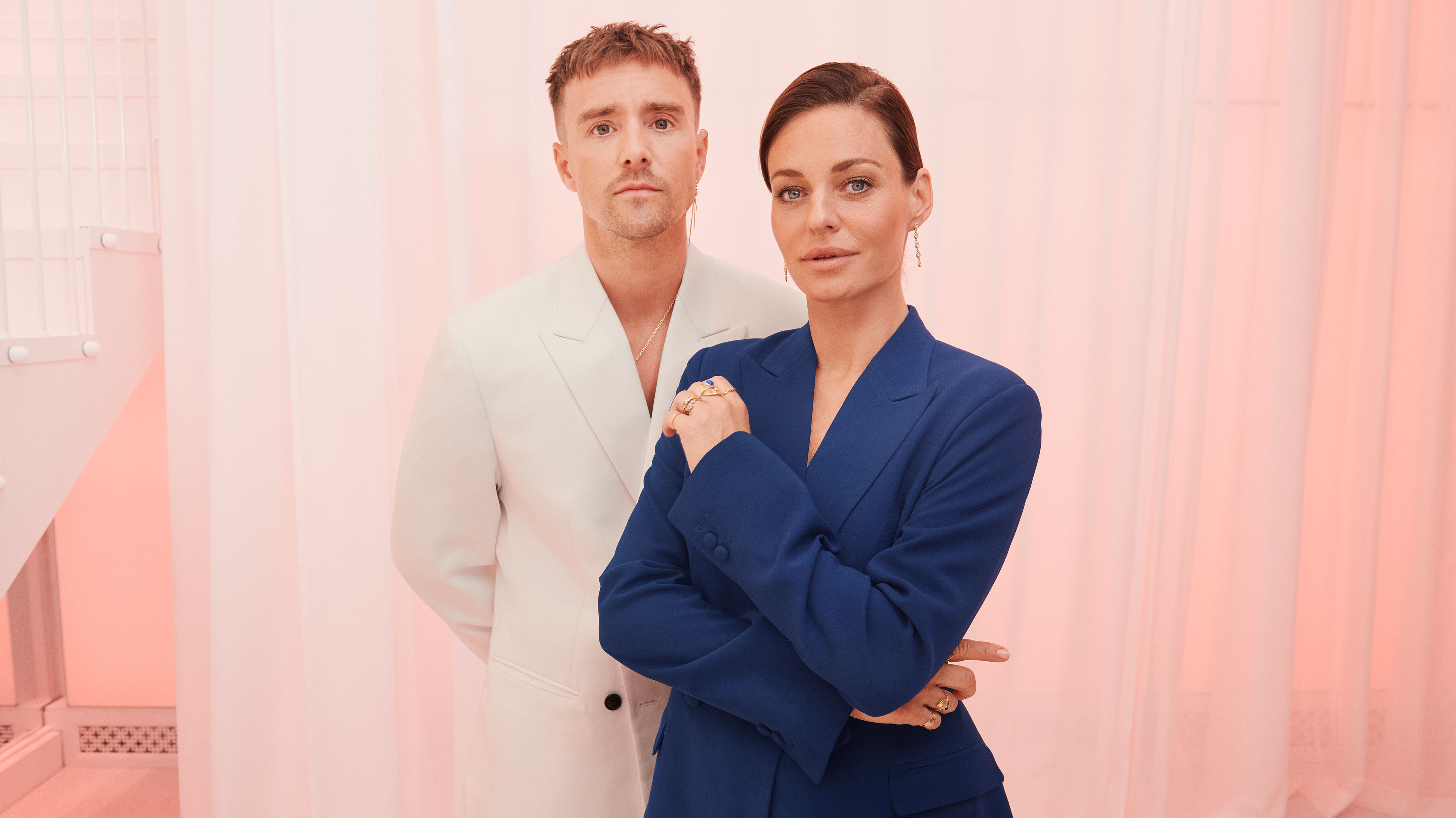 Sarah Grünewald og Martin Johannes Larsen, værter i 'Vild med dans' i sæson 19 og 20.