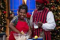 Melvin Kakooza med sin mor, Carolyne, som gæst i '24 stjerners julekalender'.