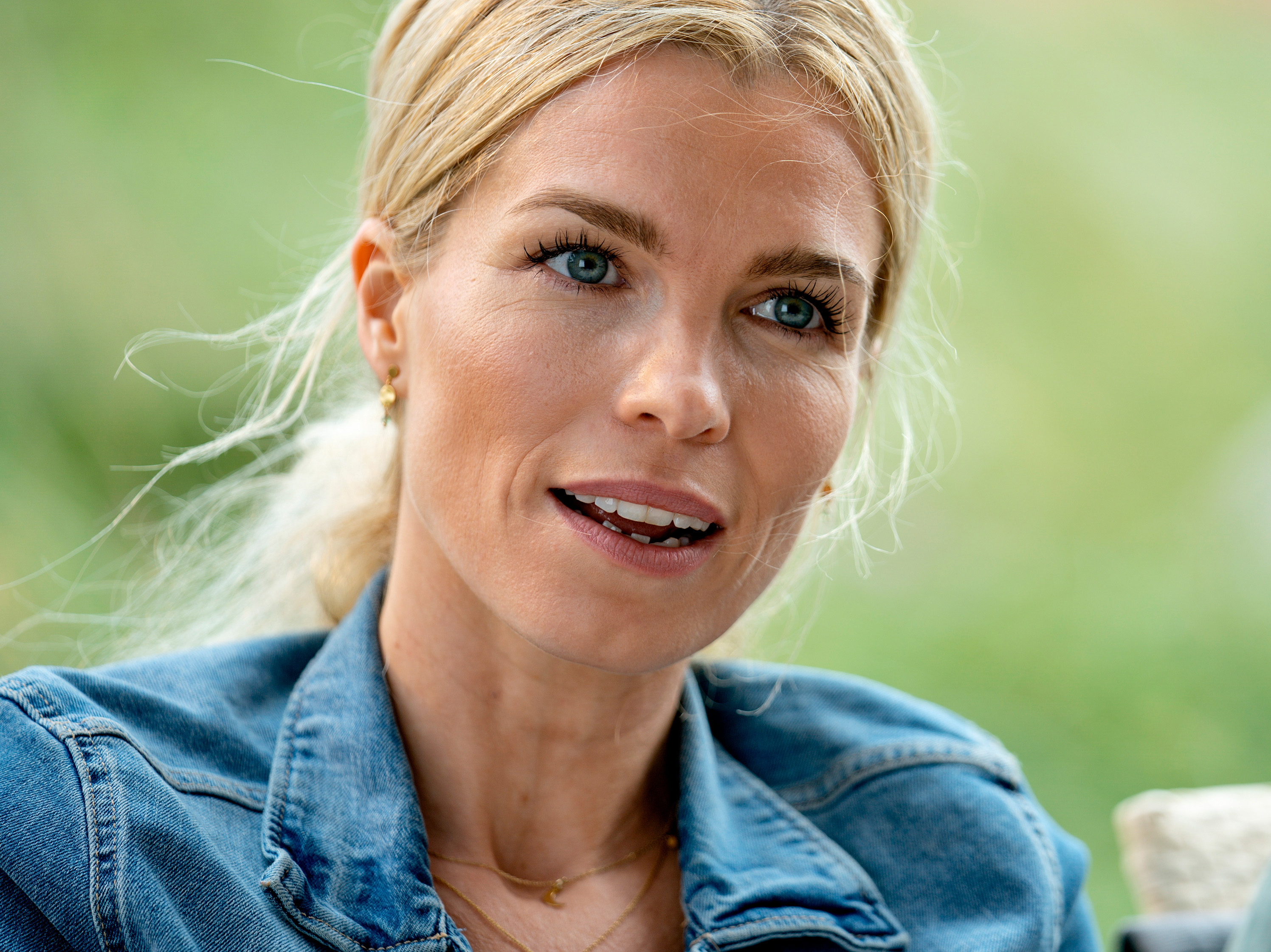 Helene (Marie Bach Hansen) i 'Hvide Sande'.