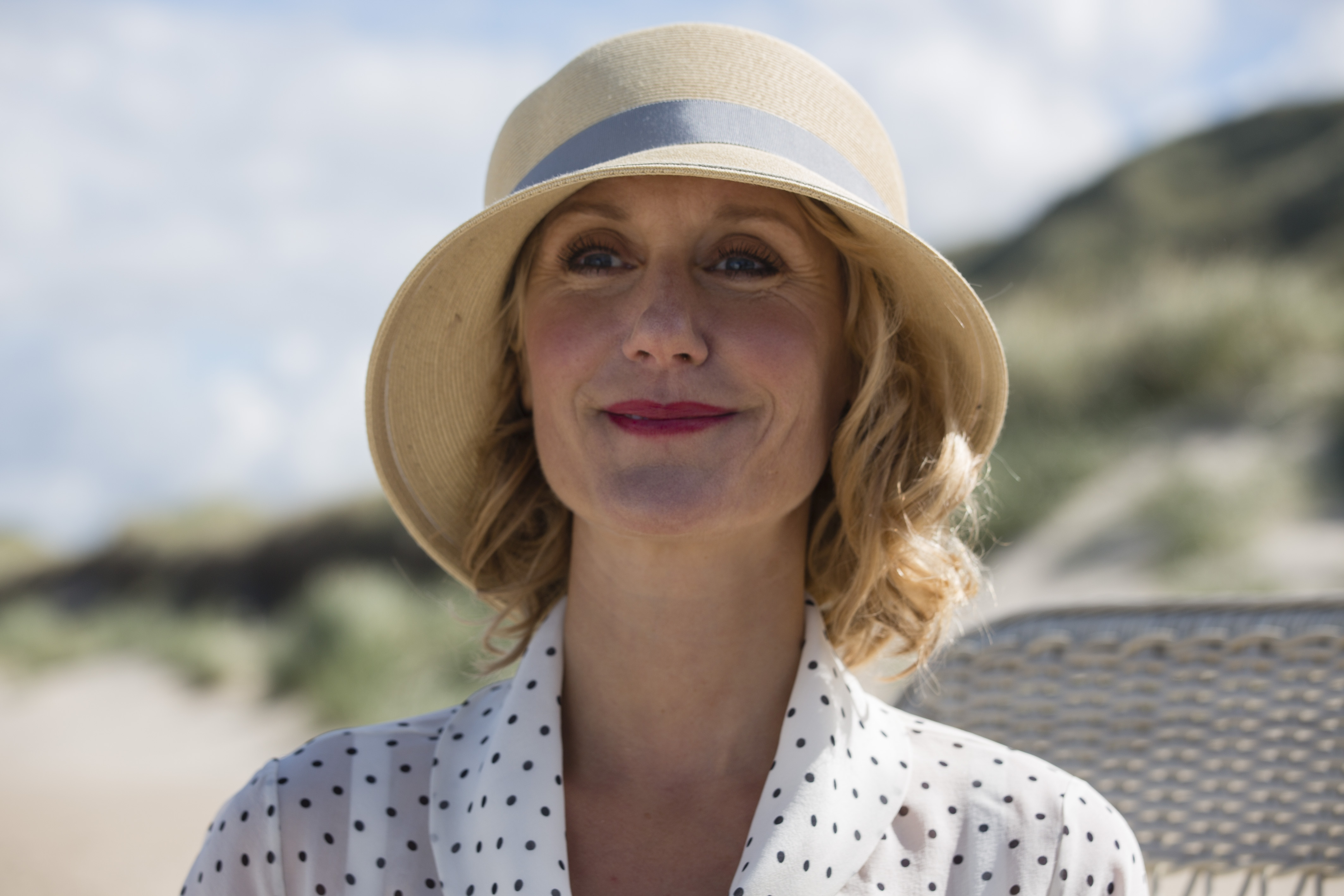 Alice Frigh (Anette Støvelbæk) i sæson 1.